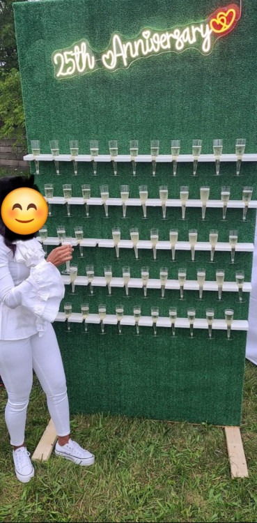 Champagne wall, Wine board for drinks